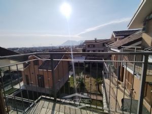 APPARTAMENTO BILIVELLO CON BOX AUTO INCLUSO NEL PREZZO