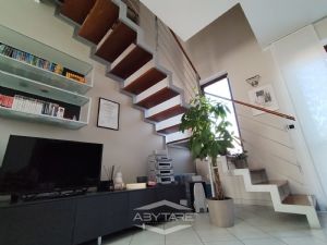 APPARTAMENTO BILIVELLO CON BOX AUTO INCLUSO NEL PREZZO