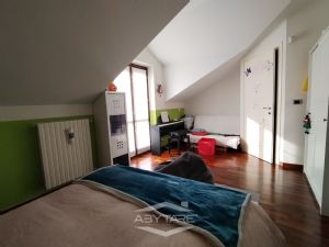 APPARTAMENTO BILIVELLO CON BOX AUTO INCLUSO NEL PREZZO