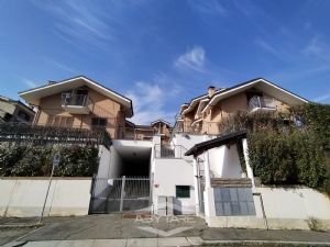 APPARTAMENTO BILIVELLO CON BOX AUTO INCLUSO NEL PREZZO