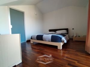 APPARTAMENTO BILIVELLO CON BOX AUTO INCLUSO NEL PREZZO