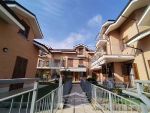 APPARTAMENTO BILIVELLO CON BOX AUTO INCLUSO NEL PREZZO