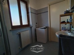 APPARTAMENTO BILIVELLO CON BOX AUTO INCLUSO NEL PREZZO