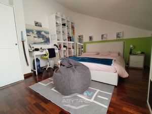 APPARTAMENTO BILIVELLO CON BOX AUTO INCLUSO NEL PREZZO