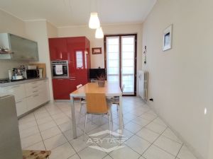 APPARTAMENTO BILIVELLO CON BOX AUTO INCLUSO NEL PREZZO