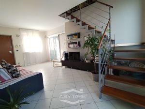 APPARTAMENTO BILIVELLO CON BOX AUTO INCLUSO NEL PREZZO