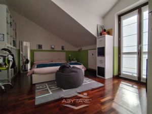 APPARTAMENTO BILIVELLO CON BOX AUTO INCLUSO NEL PREZZO