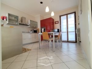APPARTAMENTO BILIVELLO CON BOX AUTO INCLUSO NEL PREZZO