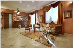 Villa con Giardino un' oasi di serenità a Settimo Torinese