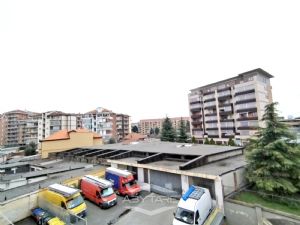 TRILOCALE IN OTTIMO STATO CON DOPPIA ESPOSIZIONE