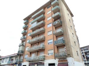 TRILOCALE IN OTTIMO STATO CON DOPPIA ESPOSIZIONE
