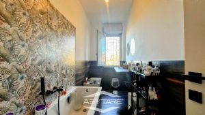 Appartamento quadrilocale con terrazzino