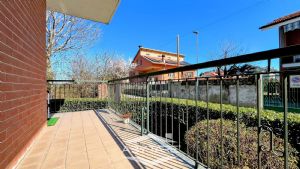 Appartamento quadrilocale con terrazzino