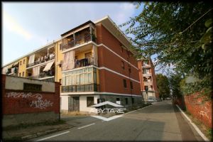 Magazzino - Borgo San pietro, Via Leopardi 18