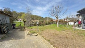 FRAZIONE VALENZANI -CASA INDIPENDENTE CON GIARDINO