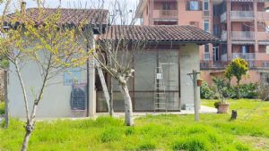FRAZIONE VALENZANI -CASA INDIPENDENTE CON GIARDINO