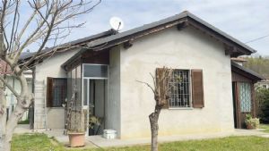 FRAZIONE VALENZANI -CASA INDIPENDENTE CON GIARDINO