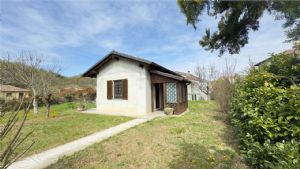 FRAZIONE VALENZANI -CASA INDIPENDENTE CON GIARDINO