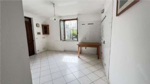 FRAZIONE VALENZANI -CASA INDIPENDENTE CON GIARDINO