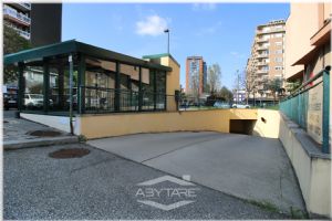 Box auto vendita Torino Piazza Guala