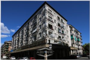 Trilocale ristrutturato piano alto Nichelino centro