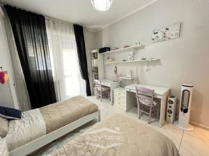 Trilocale ristrutturato piano alto Nichelino centro