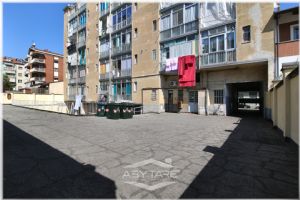 Magazzino Vendita Torino Via C.Riccio 21