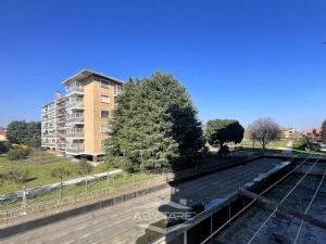 Trilocale di ampia metratura zona Superga