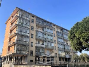 Trilocale di ampia metratura zona Superga