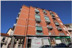 4 Locali centro Nichelino Via Torino