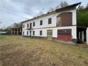 Cascina Indipendente con Terreno a Valmaggiore