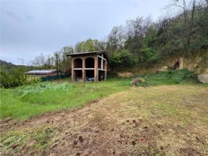 Cascina Indipendente con Terreno a Valmaggiore