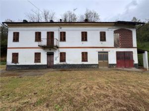 Cascina Indipendente con Terreno a Valmaggiore