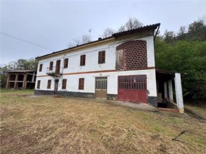 Cascina Indipendente con Terreno a Valmaggiore