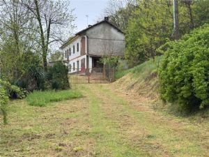 Cascina Indipendente con Terreno a Valmaggiore