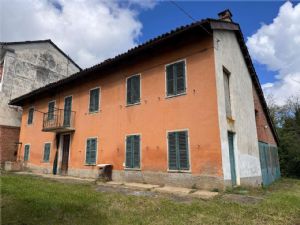 ROCCA D’ARAZZO (AT) – CASCINA LIBERA SU 4 LATI