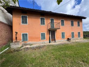 ROCCA D’ARAZZO (AT) – CASCINA LIBERA SU 4 LATI