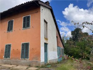 ROCCA D’ARAZZO (AT) – CASCINA LIBERA SU 4 LATI