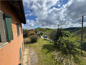 ROCCA D’ARAZZO (AT) – CASCINA LIBERA SU 4 LATI