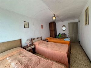 ROCCA D’ARAZZO (AT) – CASCINA LIBERA SU 4 LATI