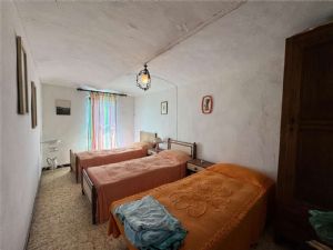 ROCCA D’ARAZZO (AT) – CASCINA LIBERA SU 4 LATI
