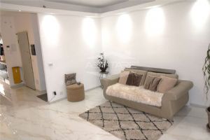 FORNACI QUADRILOCALE IN COMPLESSO CON PISCINA
