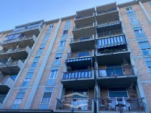 AMPIO 2 LOCALI COMPLETAMENTE RISTRUTTURATO