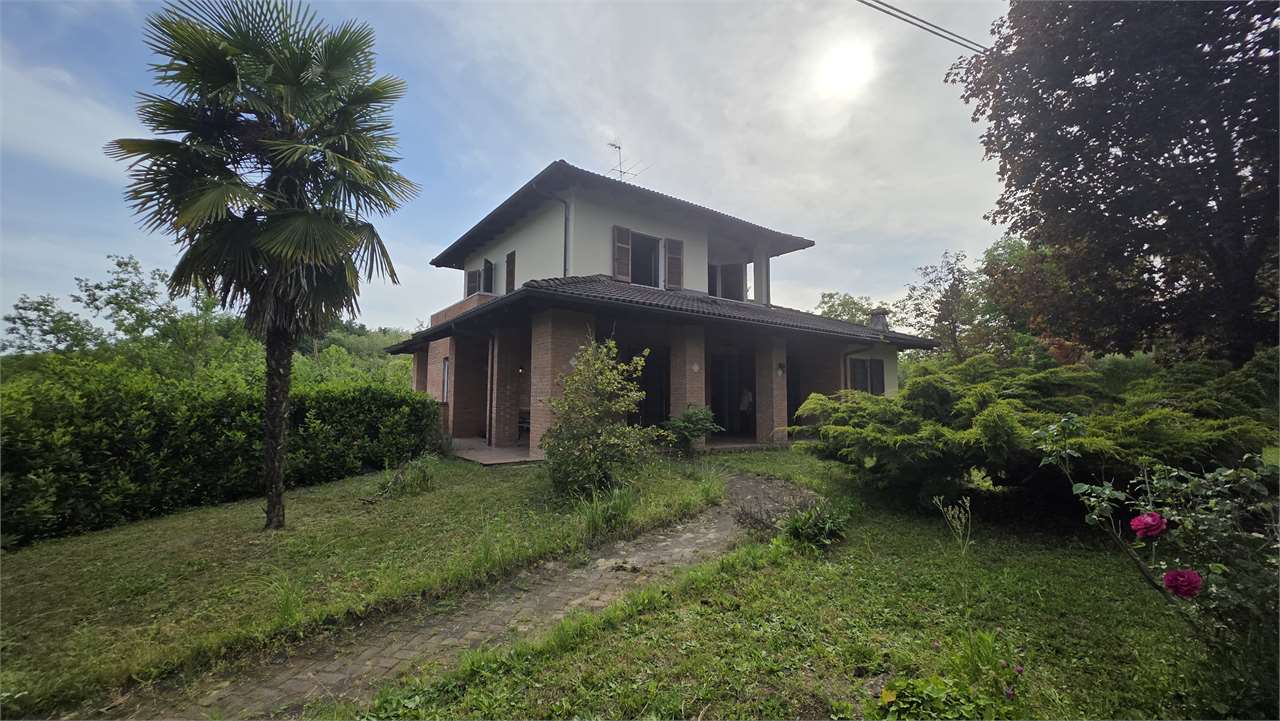 VARIGLIE VILLA PANORAMICA CON AMPIO GIARDINO