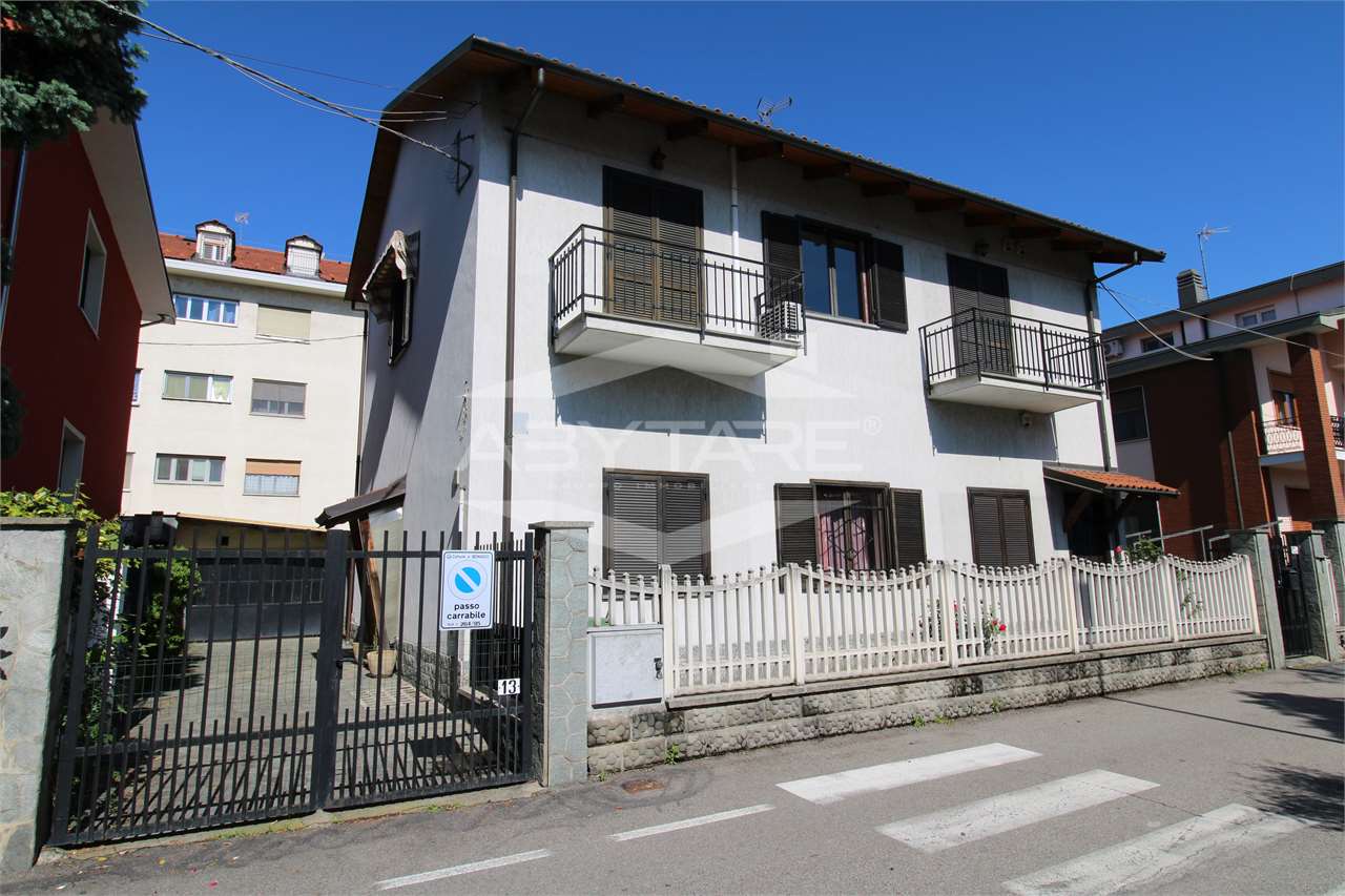 BEINASCO PORZIONE DI BIFAMILIARE AL PIANO TERRENO