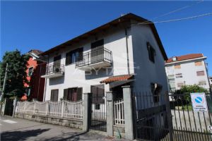 BEINASCO PORZIONE DI BIFAMILIARE AL PIANO TERRENO
