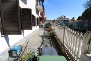 BEINASCO PORZIONE DI BIFAMILIARE AL PIANO TERRENO