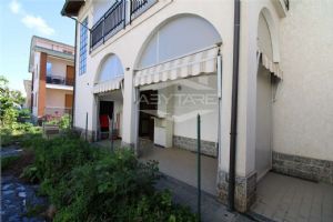 BEINASCO PORZIONE DI BIFAMILIARE AL PIANO TERRENO