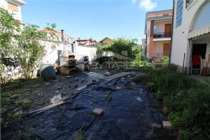 BEINASCO PORZIONE DI BIFAMILIARE AL PIANO TERRENO