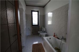 BEINASCO PORZIONE DI BIFAMILIARE AL PIANO TERRENO